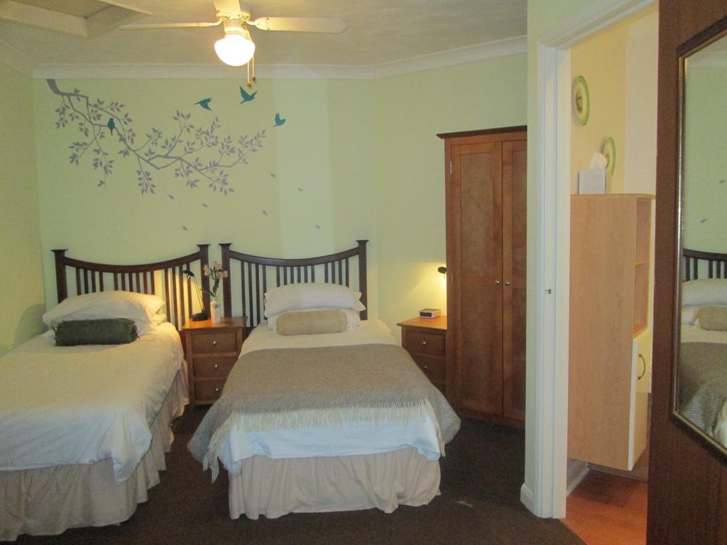 Crossways House Bed And Breakfast East Cowes Ruang foto